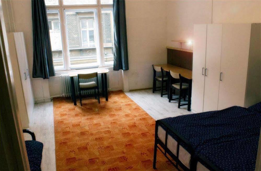 Dbc Hostel Будапешт Экстерьер фото